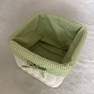 POTTERY BARN KIDS green gingham Sabrina basket liner